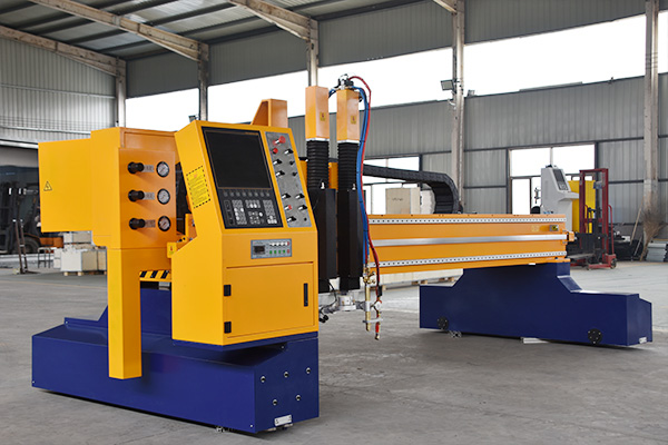 龍門(mén)式數(shù)控切割機(jī)