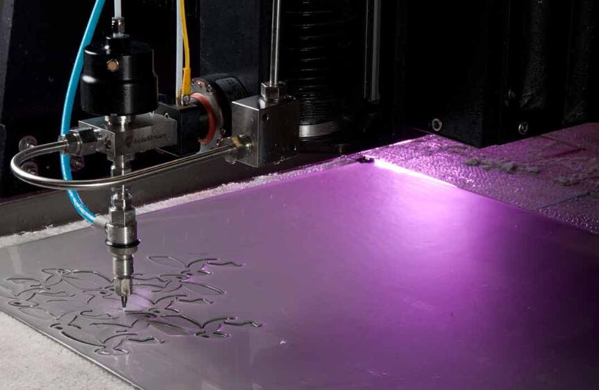 比起其它激光切割機(jī)，光纖激光切割機(jī)有這5個(gè)優(yōu)勢