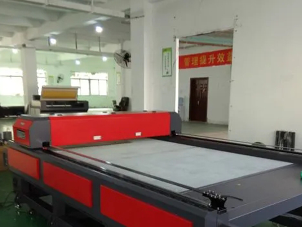 12000w數(shù)控激光切割機(jī)